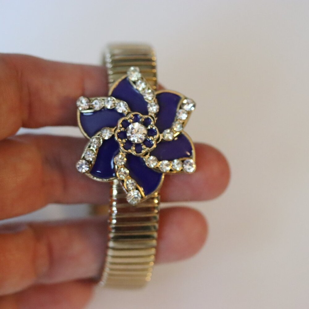 Vintage Unsigned Star Pinwheel Shaped Expansion Stretch Bracelet Blue Enamel